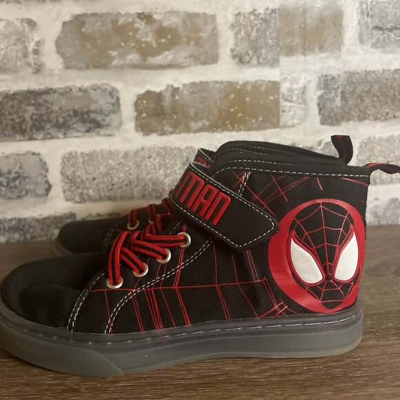 Boy's Spider-Man Light-Up Canvas High-Top Sneakers – Black/Red (Size 13) - Picture 4 of 6